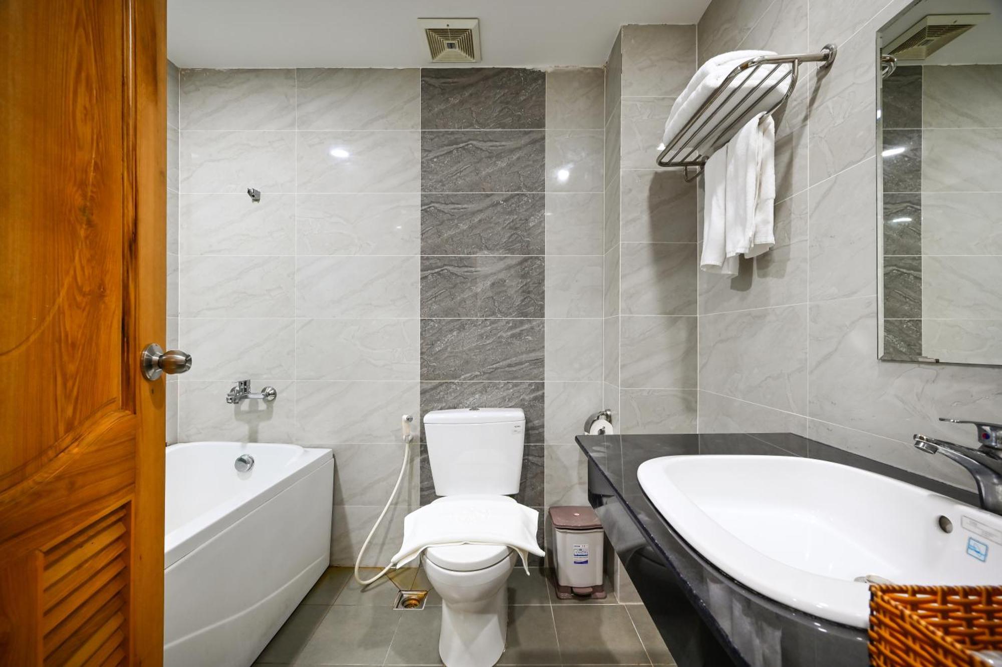 The Shilla Luxury I Phu My Hung Hotel 2*